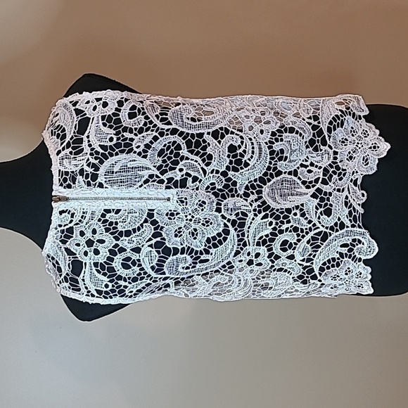 SUZY SHIER Cream Lace Tank Top, Cropped, Back Zipper Closure - Picture 4 of 10